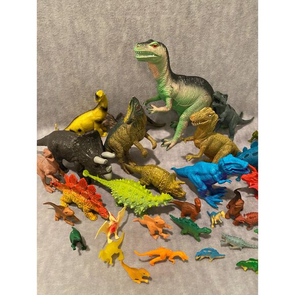 Large‎ Miscellaneous Lot of Dinosaurs Small Medium Large - Over 2 lbs. - Picture 10 of 10